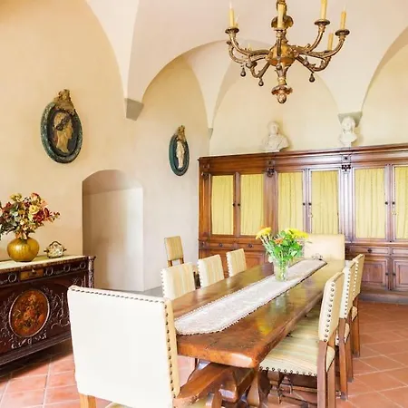 Castello Di Hohne *
